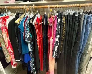 Pants Sizes M, 4, 6
Dress Sizes 8P, 10P, LP
Tops Sizes S, M, L
Adidas, Anne Taylor Loft, Athleta, Banana Republic, Eddie Bauer, J Crew, J. Jill, Jones New York, London Timed, Nike,&nbsp;
Talbots's&nbsp;
Vintage SASSOON Tote Bag
Brahmin Purse & Wallet
Shoes Sizes 6, 6 1/2, 7
Bandolino, Cole Hahn, &nbsp;Ivanka Trump Black Suede Boots, Naot,, Ugg Boots and Vaneli