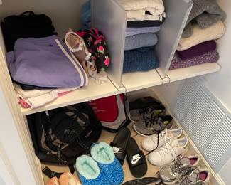 Pants and Jeans 4P
Maggie London Dresses SP, MP
Loft Blazers and Jackets S, M
Girl’s First Communion Dress Size 7 with Veil
Infant Clothing and Shoes
Athletic Wear Size S
Sweaters Size S
Hoodies and Sweatshirts Size &nbsp;S