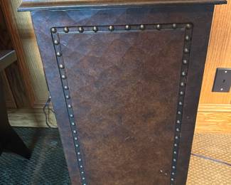 Pillar Cabinet
