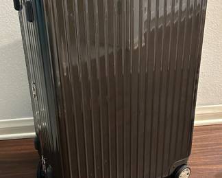 RIMOWA Hardcase Travel Luggage/Suitcase