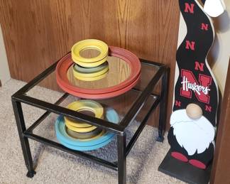 End table, decorative mirrors