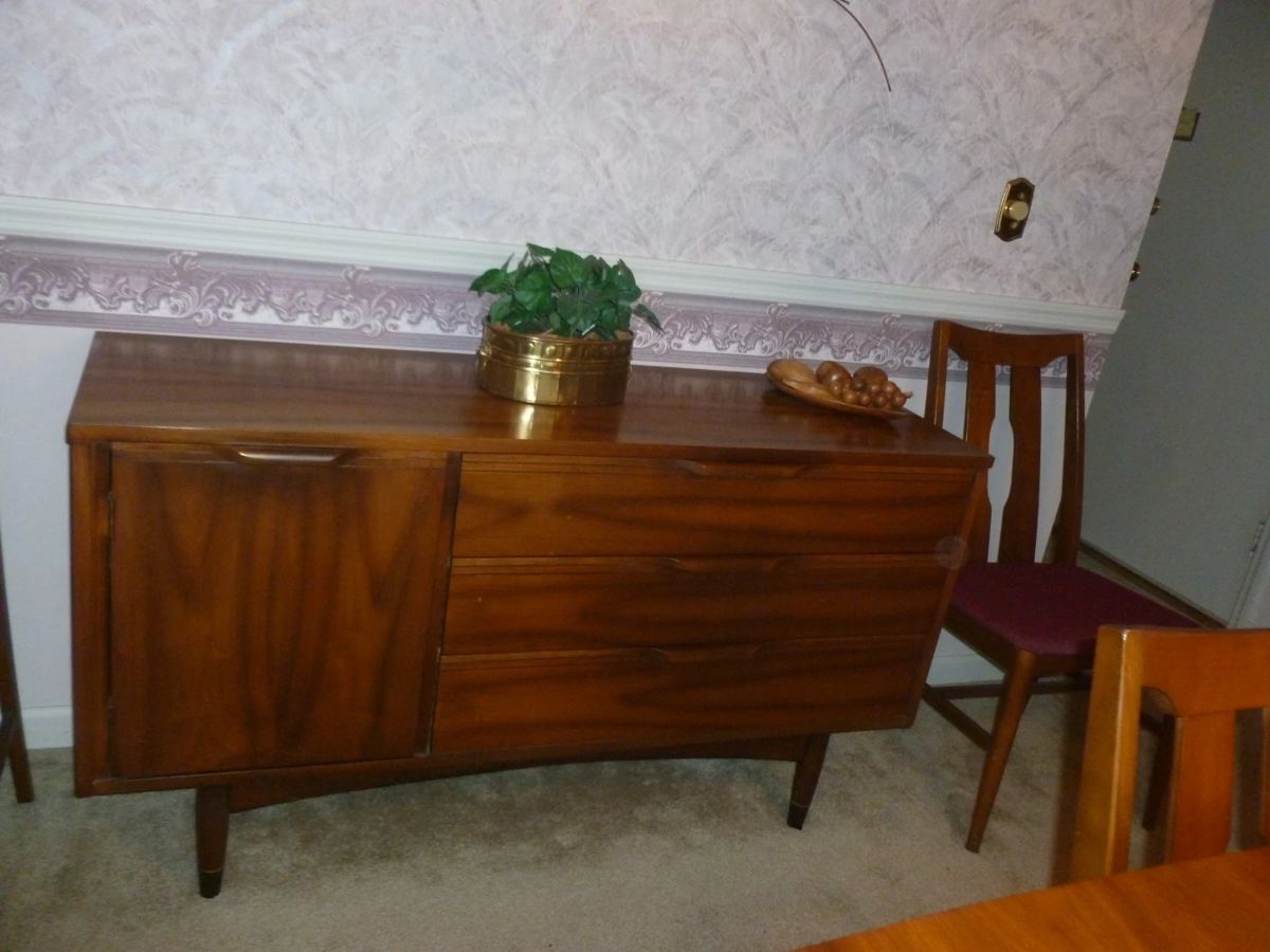 Beautiful Mid-Century Buffet