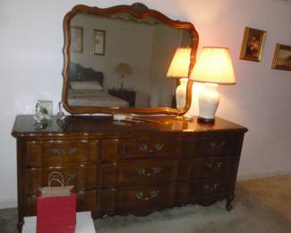 Thomasville Dresser & Mirror