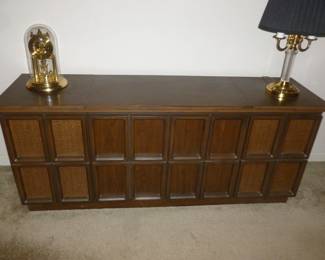 Mid-Century Stereo..turntable (needs belt), am/fm & 8-track (both work great)