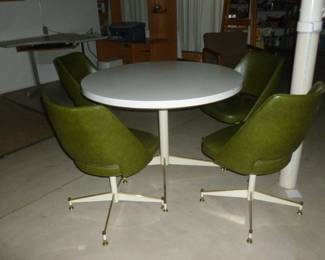 Mid-century Table & 4 chairs