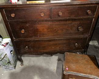 Dresser...paint me or ???? 