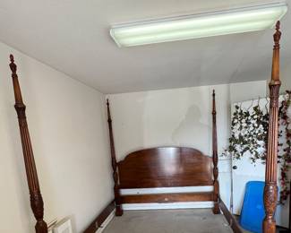 Henredon king 4 poster bed shown without canopy