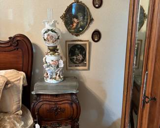 Dresden Sitzendorf porcelain electrified oil lamp with beautiful rose decoration.