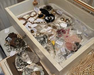 Beautiful vintage T Fores Hunsicker and Miriam Haskell jewelry, lots of sterling silver jewelry. 