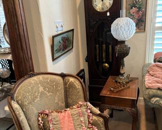 Grandfather clock, beautiful sound, onyx pedestal oil lamp electrified, French chair, rose pictures