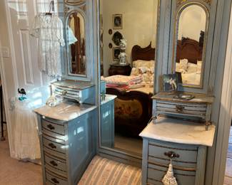 Louis XV gold guilded French dresser, beveled mirror with prayer bench. Featured in movie “War of the Roses”.