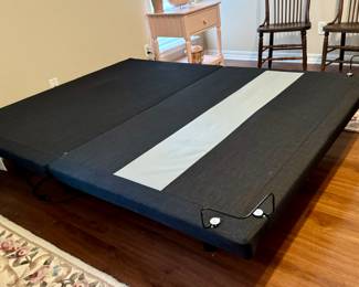 Queen adjustable base