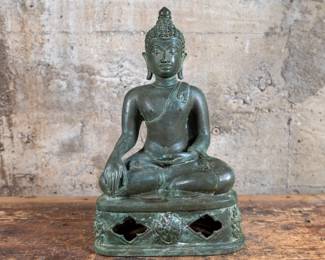 An early Asian bronze statue depicting Chiang Saen Buddha, estimated 19th century.