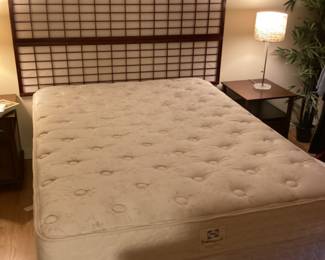 Queen bed in like new condition