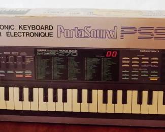 85 - Yamaha PSS-270 Keyboard in Box (Untested) You are buying a used as-is electric/electronic item. We do not guarantee all components are present, and if it is not expressly stated, it is untested.
