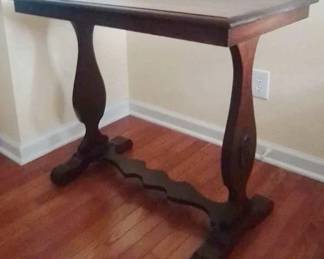 501 - Console / Table - 30 x 36 x 20
