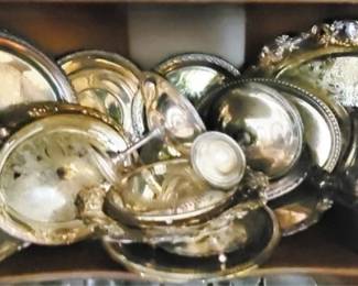 789 - Shelf Lot of Silver Plate Items
