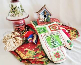 571 - Lot of Assorted Holiday Linens & More
