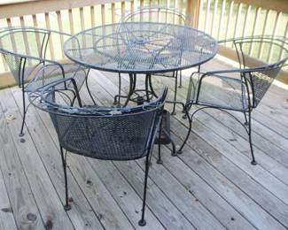 653 - Metal Table & 4 Chairs Table - 43 x 29 Chairs - 26 x 26 x 31

