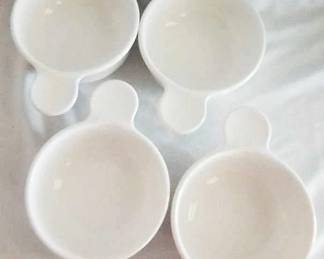 625 - 4 Corningware Bowls w/ "Grab It" Handles 2.5 x 7
