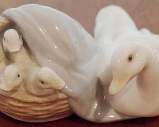 96 - Mother Duck and Ducklings Figure by Lladro 2" tall
