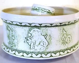 692 - Holiday Punch Bowl w/ 6 cups Santa & Elves Bowl - 10.5 x 5.5
