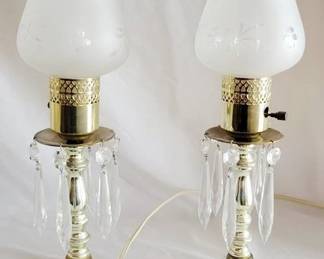 526 - Vintage Prism Lamps Marble Base w/ Frosted Globe one prism is missing - 13.5" You are buying a used as-is electric/electronic item. We do not guarantee all components are present, and if it is not expressly stated, it is untested.
