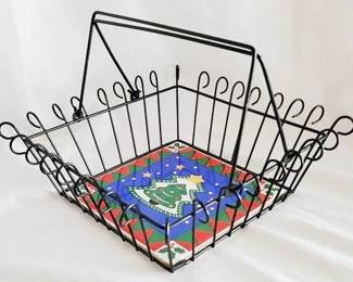 572 - Holiday Wire Basket - 11.5 x 10
