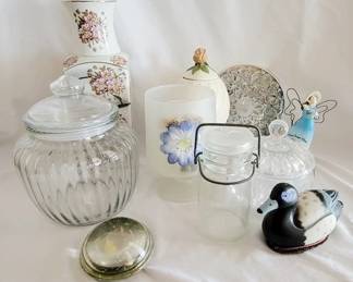 519 - Lot of Assorted Items
