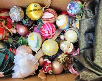 702 - Lot of Assorted Vintage Ornaments
