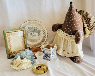 562 - Lot of Assorted Items
