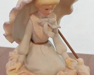 100 - Figure by Enesco - 4.5" tall
