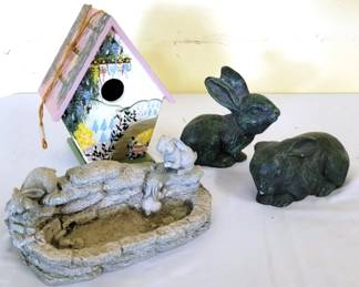 703 - Lot of Assorted garden items
