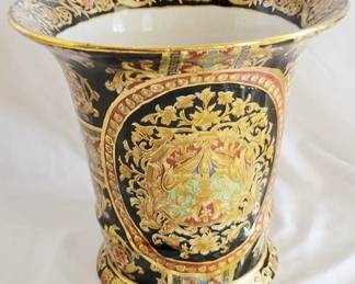 550 - Large Oriental Porcelain Vase
