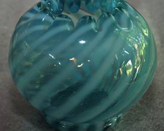 FENTON OPALESCENT BLUE RIDGE SPIRAL OPTIC ROSE BOWL VASE MCM