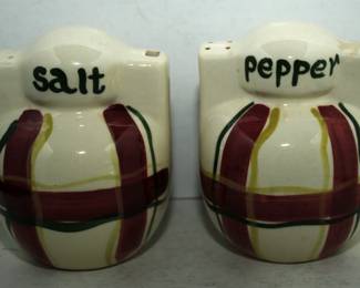 HAND PAINTED PURINTON POTTERY NORMANDY PLAID SALT AND PEPPER