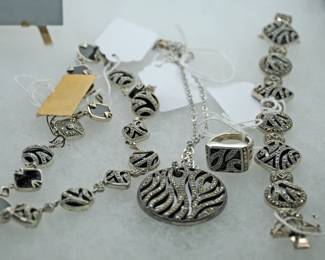 LARGE SELECTION OF THE DESIGNER "JUDITH JACK"