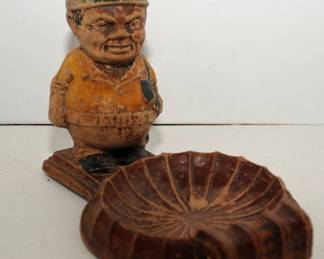 SYROCO GOLFER ASHTRAY