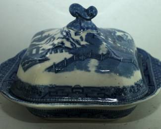 EARLY RIDGWAY BLUE WILLOW COVERED VEGETABLE DISH ENGLAND
