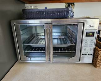 Like new Oster convection oven