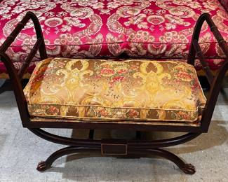 Bench 
34 x 28 x 16 d