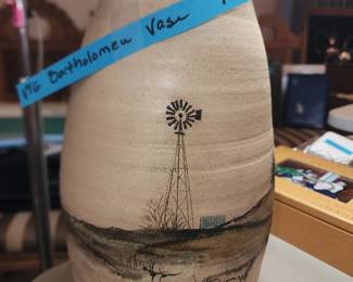 Bartholomeu pottery vase