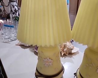 2 vtg yellow lamps
