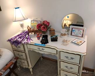 French Provential Vanity