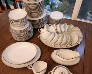 Harmony House Fine China, Moderne 