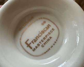 This is a beautiful set of Vintage Franciscan Masterpiece China! Arabesque is the pattern! So delicate!