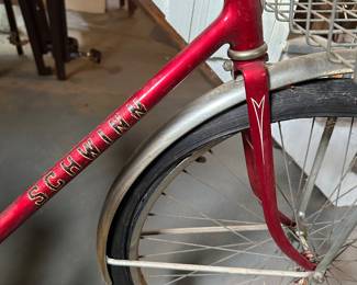 A GREAT Vintage Schwinn Speedster Cruiser Bike with front Basket! 26"