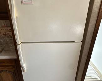 An EXCELLENT MINT Working Magic Chef Refrigerator! Clean inside and out!