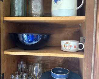 As at every estate sale, we have a wide selection of everyday housewares! LOVE the set of three B lea Pyrex bowls in the second shelf! ALL three are in excellent condition!