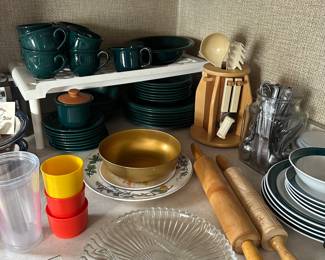 As at every estate sale, we have a wide selection of everyday housewares!